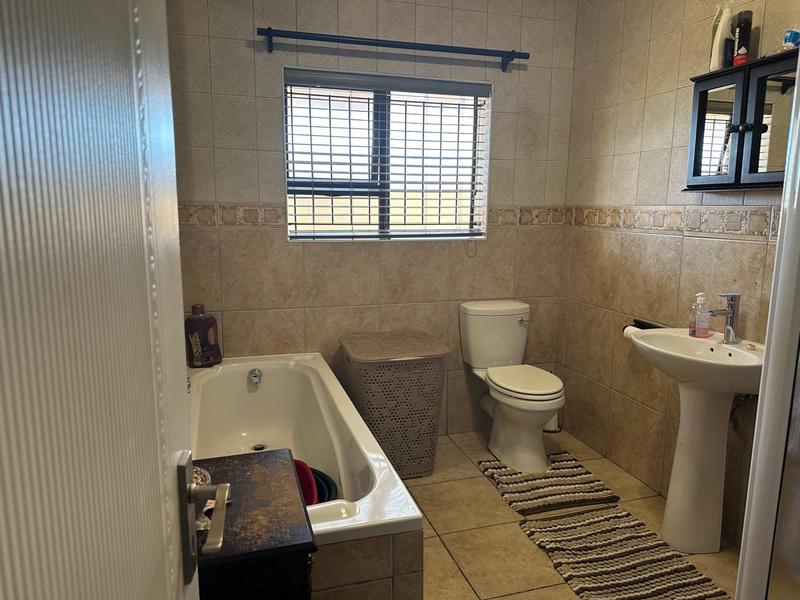 4 Bedroom Property for Sale in Haasendal Western Cape